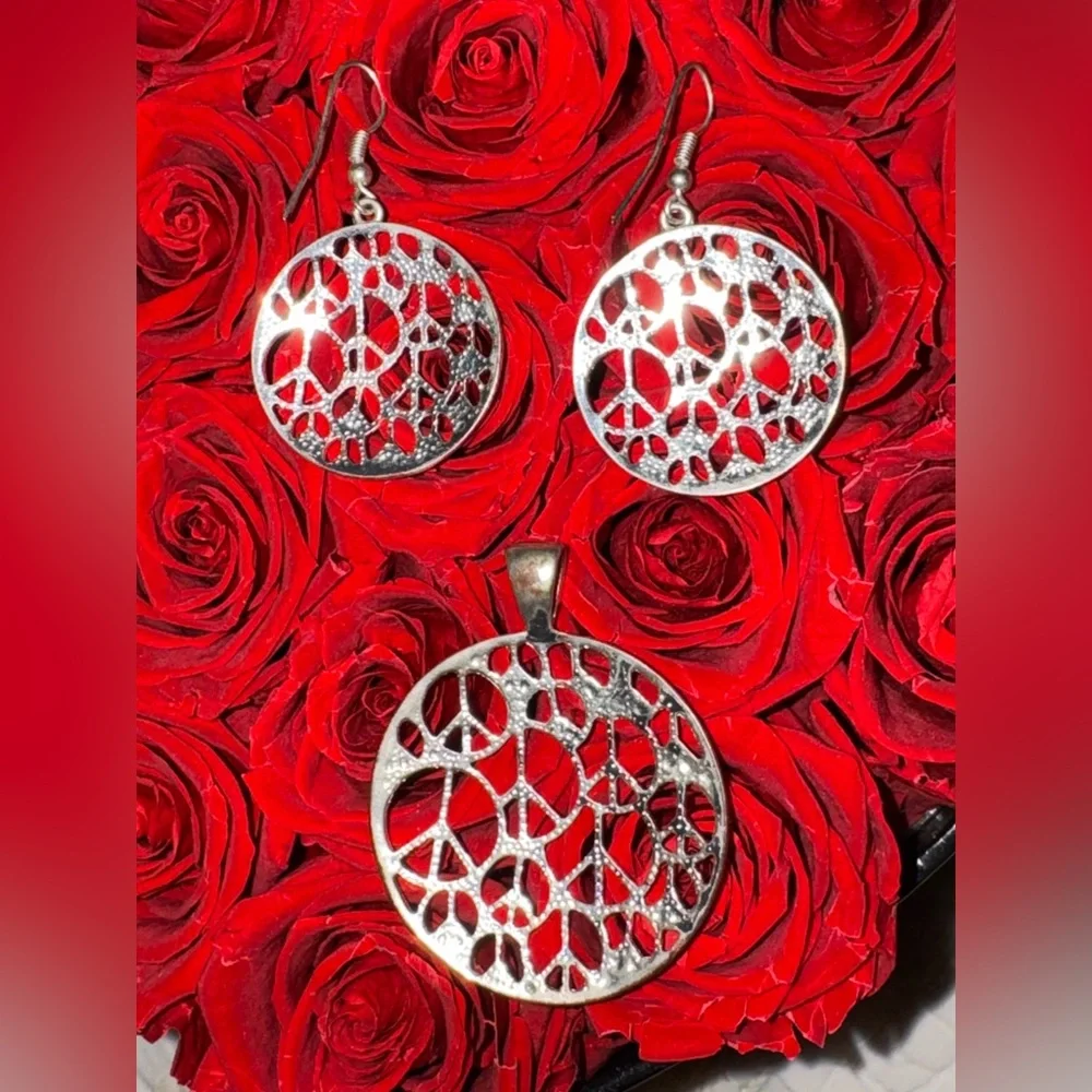 Boho Peace Sign Filigree Silver Tone Pendant Necklace & Dangle Earrings Set
